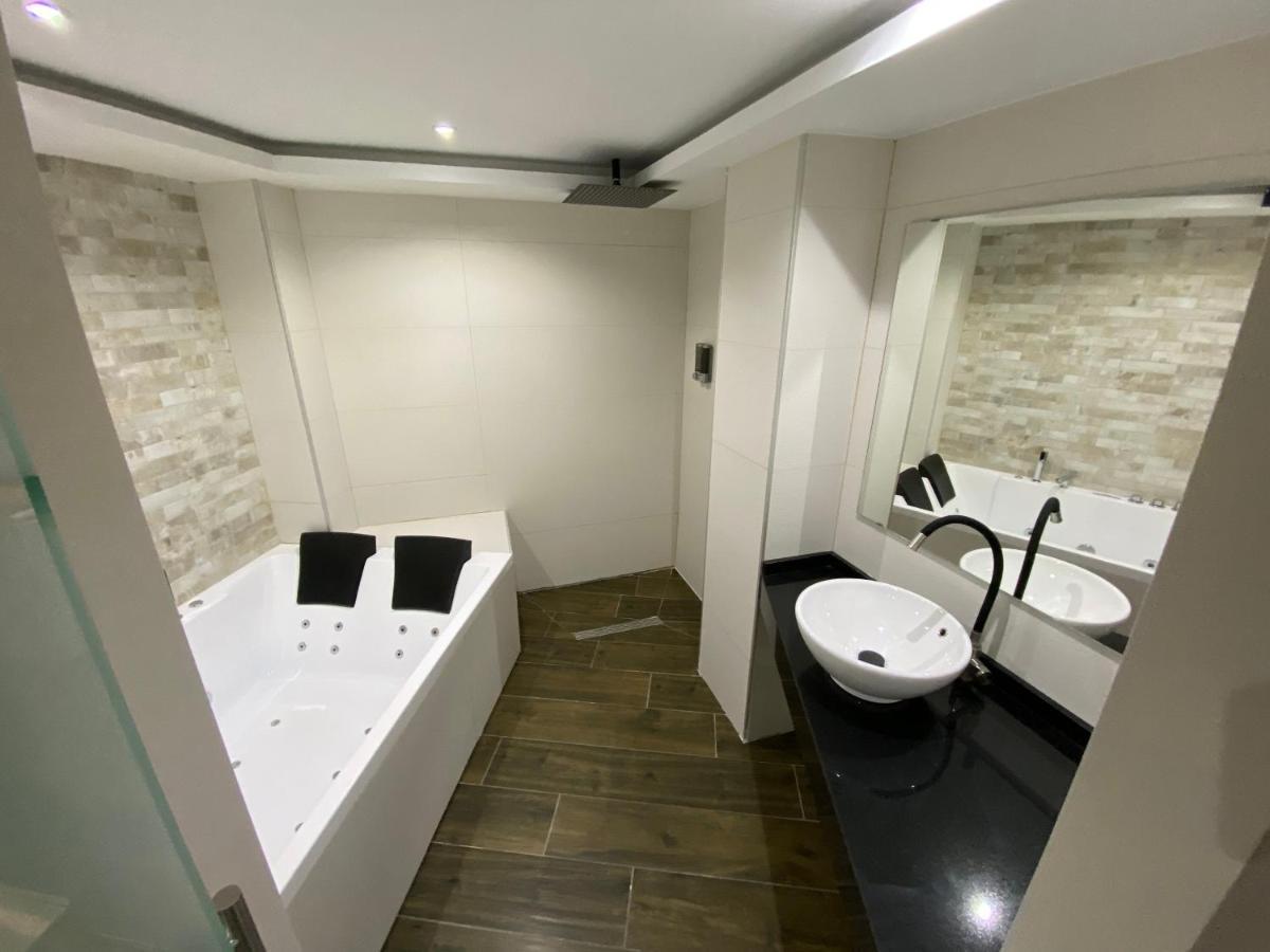 Apartamentos Las 7 Esencias 利纳雷斯 外观 照片